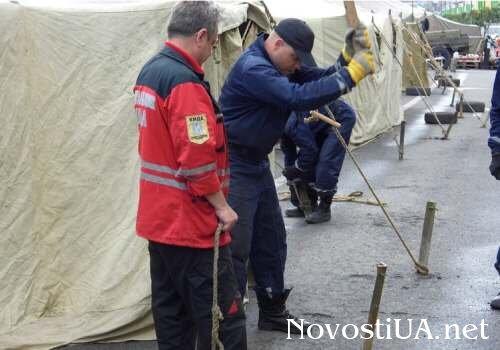 Майдан "обрастает" новыми палатками (ФОТО)