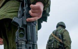 Вооруженные террористы окружили офицерское общежитие в Луганске