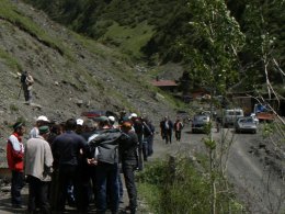 В Дагестане автобус с детьми сорвался в ущелье