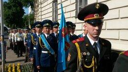 Украинские военные готовятся встречать президента Порошенко (ФОТО)