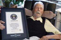 В Нью-Йорке на 112-м году жизни скончался самый пожилой в мире мужчина