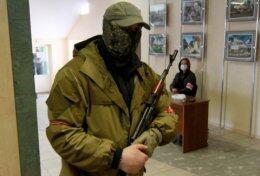 В Краснодоне террористы захватили управление СБУ