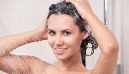 Как правильно мыть голову, чтобы не навредить волосам