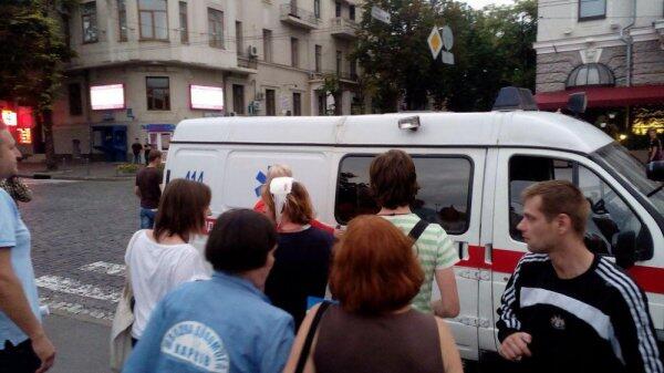 Милиция Харькова на митинге применила силу к проукраинским активистам (ВИДЕО)
