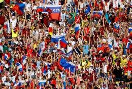 ЧМ-2014. Российские болельщики в Рио-де-Жанейро вывесили флаг ДНР (ФОТО)