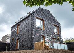 В Британии построили двухэтажный дом из мусора (ФОТО)