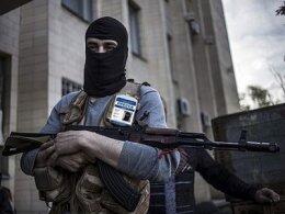 За сутки террористы захватили три здания на Донбассе