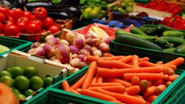 Медик рассказала, что нужно делать, чтобы избавиться от нитратов в овощах и фруктах