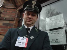 Польские таможенники не пускают в Украину бронежилеты и каски