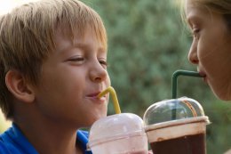Молочные коктейли опасны для детского здоровья
