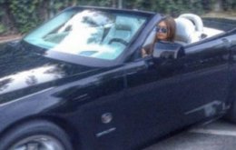 14-летняя внучка Ющенко разъезжает по Киеву за рулем автомобиля (ВИДЕО)