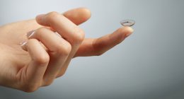 Google начинает производить «умные» контактные линзы
