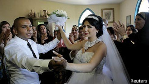Свадьба араба и израильтянки вызвала протест у радикально настроенных граждан (ФОТО)