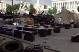 Активисты Майдана отогнали коммунальщиков и захватили ЗИЛ