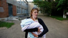 Женщины в Луганске рожают прямо в школах