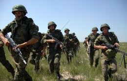 Москва продолжает убеждать, что ее солдаты не воюют в Украине
