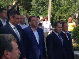 Кличко вместе с депутатами открыл Мемориал памяти Героям Небесной Сотни (ФОТО)