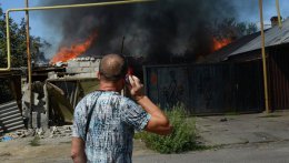 В Донецке стреляют почти во всех районах, не работает мобильная связь, кое-где нет света