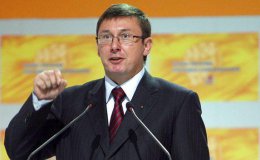 Луценко убеждает, что в партию Порошенко приглашали все политсилы Майдана