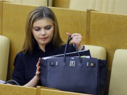 Депутат от партии «Единая Россия» Алина Кабаева уходит из Госдумы