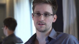 Экс-сотрудник американских спецслужб Сноуден получил "альтернативную Нобелевку"