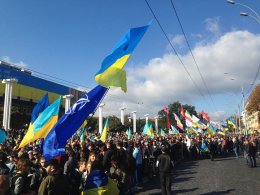 В Харькове на проукраинский марш вышли тысячи харьковчан