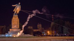 Памятник Ленину в Харькове активисты снесли, т.к. почувствовали настроения власти, - эксперт