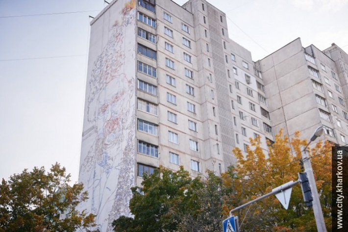 В Харькове на жилом доме начали рисовать гигантский портрет Тараса Шевченко (ФОТО)