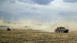 Россия разместила на границе с Херсонской областью тяжелую технику