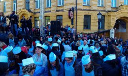 В Киеве поставлен рекорд Украины по количеству приготовленных хинкали (ВИДЕО)