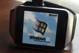 На часах Samsung Gear Live удалось установить операционную систему Windows 95 (ВИДЕО)