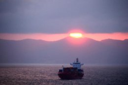 У побережья Шотландии терпит бедствие корабль с радиоактивными отходами