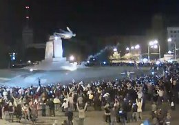 Порошенко прокомментировал уничтожение памятника Ленину в Харькове (ВИДЕО)