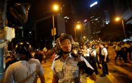 В Гонконге произошли новые столкновения полиции с демонстрантами (ВИДЕО)