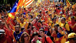 В Барселоне тысячи людей вышли на митинг за независимость Каталонии