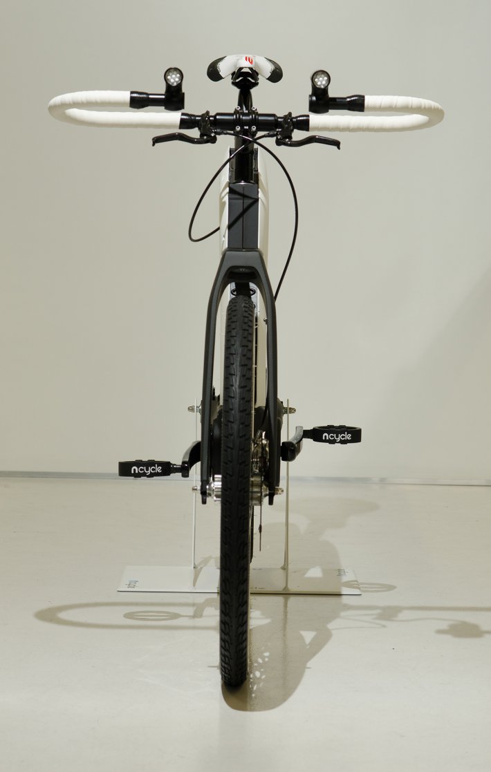 Дизайнеры изобрели необычный электрический велосипед (ФОТО)