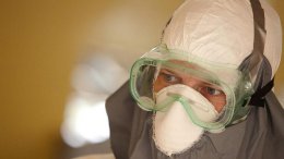 В Киев прилетели люди, которые могли контактировать с больными лихорадкой Эбола