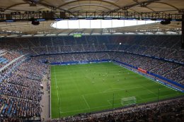 Немецкому болельщику навсегда запретили посещать стадион "Гамбурга" (ВИДЕО)