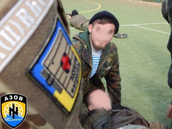 Медицинские тренировки воинов "Азова" (ФОТО)