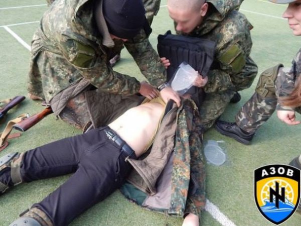 Медицинские тренировки воинов "Азова" (ФОТО)