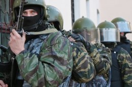 За сутки украинские силовики 28 раз подвергались обстрелам, один человек погиб