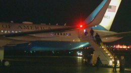 Самолет Обамы сломался во время поездки по США