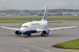 В аэропорту РФ самолет столкнулся с машиной техпомощи