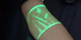 Создано устройство, которое позволяет видеть вены под кожей (ВИДЕО)