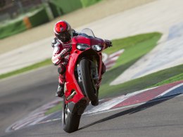 Компания Ducati создала супербайк 1299 Panigale