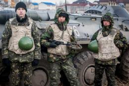 Украинские военные привезли гуманитарную помощь жителям Булавинского