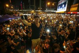 Митингующие в Гонконге пытались захватить здание законодательного собрания