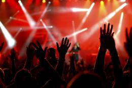 Западные музыканты отменяют концерты в России