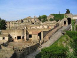 Канализационные трубы Помпей и Геркуланума поведали учёным о том, чем питались жители этих городов
