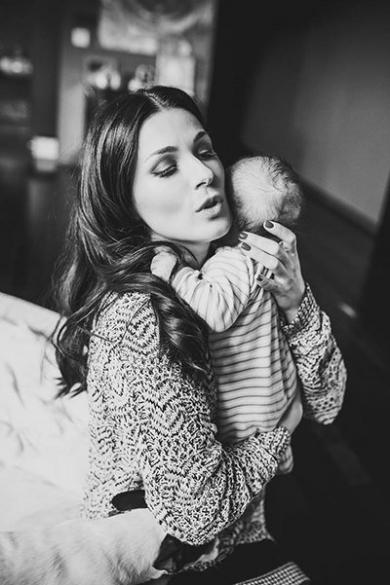 Ефросинина показала фото с новорожденным малышом (ФОТО)